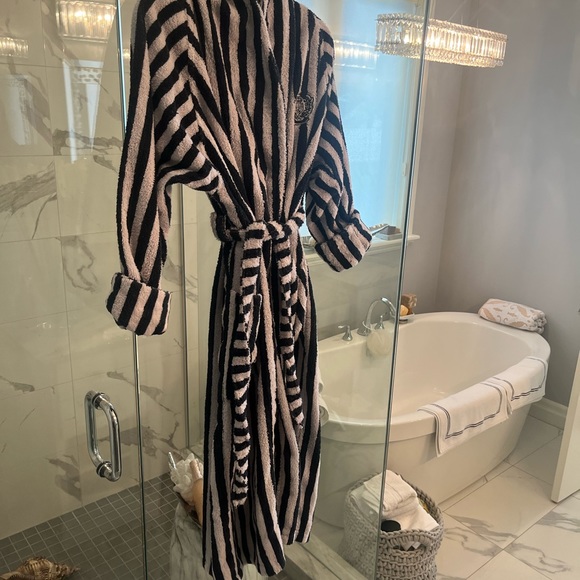 Vintage 1990s🖤 striped  black and gray thirsty, terrycloth robe medium large🖤 - Picture 3 of 14